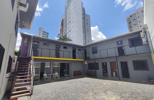 Velha Hostel | Pousada Casa da Maga - Vila Germânica