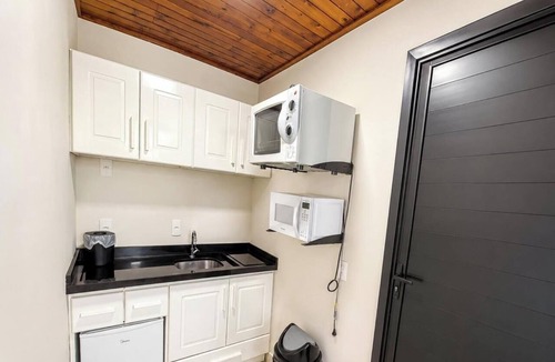 Sao Bonifacio Cabin | Pousada Dona Teresinha | Piscina Aquecida | Café - São Bonifácio - SC