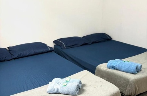 Jardim Rio da Praia Hotel | Pousada Lemon Quartos Casal e Família - Ar condicionado e Frigobar - Sesc Bertioga
