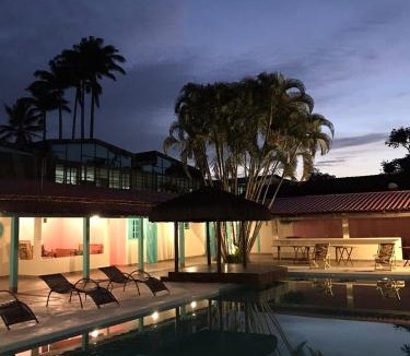 Centro Comercial House | Pousada Maria Felipa Ilhabela