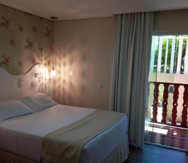 Vila Britania Hotel | Pousada Serrano