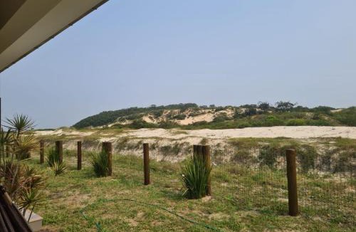 Ararangua House | Praia e conforto no Morro dos Conventos