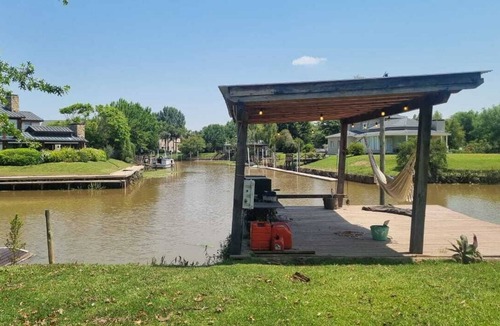 Partido de Tigre Cabin | Premium Cabin in Delta Neighborhood with Private Dock- Kayaks- Swimming Pool-Fishing