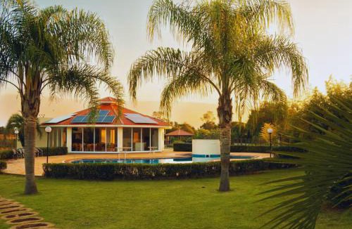 Foz do Iguacu House | Private Retreat in Foz do Iguaçu | Pool & Lake