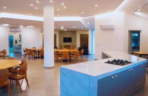 Foz do Iguacu House | Private Retreat in Foz do Iguaçu | Pool & Lake