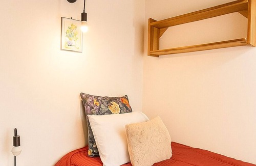 Martinez Bed & Breakfast | Private Room with balcony & A/C near Hipódromo San Isidro