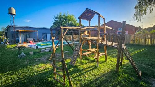 Carlos Keen House | Propiedad Privada con Piscina y parque
