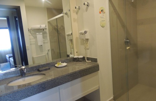 Alphaville Industrial Hotel | Quality Suites Alphaville
