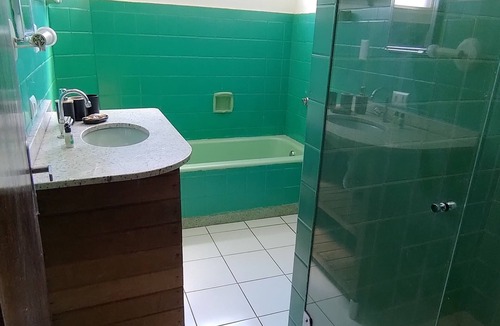 Alto da Rua Quinze Apartment | Quarto Completo - Quarto da Fê - Apartamento Compartilhado