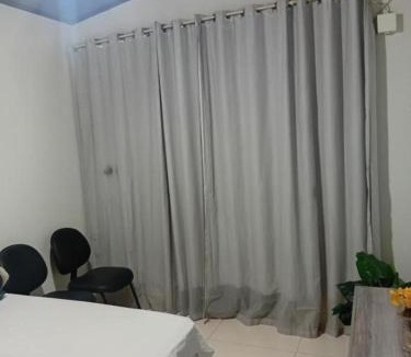 Plano Diretor Sul House | Quarto em residencia