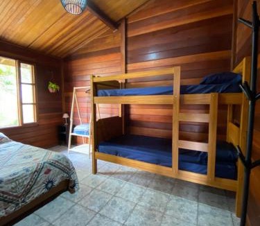 Sao Roque House | QUARTO Outono em Casa de Madeira no Alto da Serra - PetFriendly