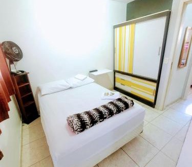 Cidade Industrial de Curitiba House | Quarto para casal Positivo UTFPR INC Volvo