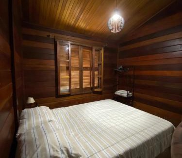Sao Roque House | QUARTO Primavera em Casa de Madeira no Alto da Serra - PetFriendly