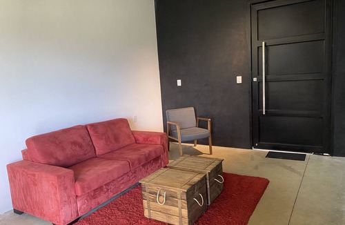 Cambui House | Quarto Privativo com Banheiro Externo de uso Exclusivo