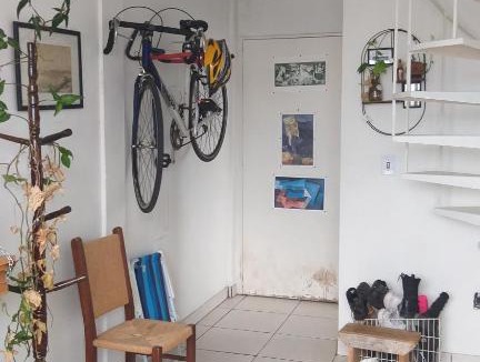 Cidade Baixa House | Quarto suite individual Compartilha somente a cozinha com o morador e sua cachorra Chori