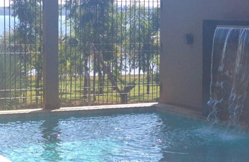 Santa Clara d'Oeste House | Rancho encantador com vista para o rio