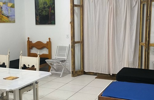Praia da Enseada Apartment | Recanto da Arte Dois Studio