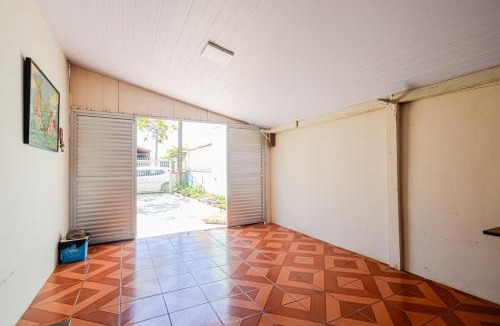 Meia Praia House | Recanto do Vô Bibi, pé na areia e no Beto Carreiro Word