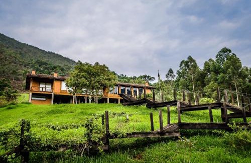 Passa Vinte House | Refúgio Caminho dos Ipês
