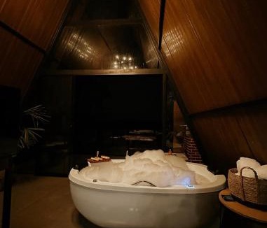 Pirenopolis Ski Chalet | Refúgio romântico em Pirenópolis Chalé Ypê Branco Ypês da Serra