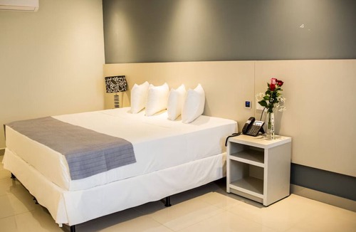Ciudad Del Este Hotel | Relax in Comfort | with Seasonal Pool, Gym, & Buffet Breakfast | Iguassu Falls