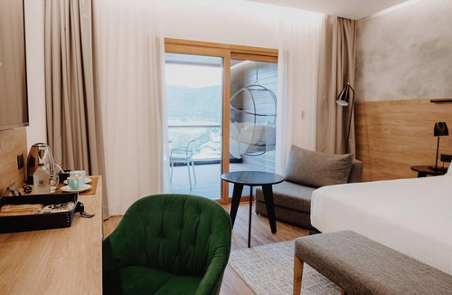 Villa General Belgrano Hotel | Relaxing Stay: Outdoor Hot Tub, Sauna & Tennis Courts | Near Brewer Park