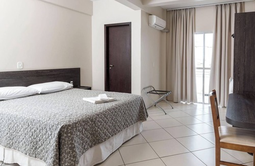 Telemaco Borba Hotel | Relaxing Telêmaco Borba Getaway with Rooftop Views