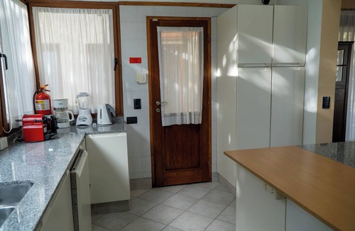 Angostura Apartment | Rent Up -Casa junto al lago Nahuel Huapi