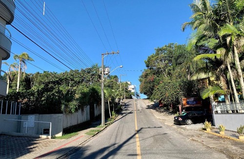 Centro Apartment | Residencial Viapiana - Condomínio no Centro de Bombinhas próximo a praia de 4 Ilhas