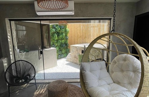 Vila Suzana Apartment | Romantic Duplex Rooftop Jacuzzi SPA (pet friendly!)