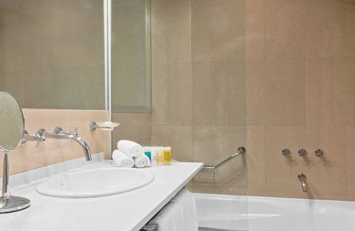 Microcentro Hotel | Rooftop Pool & Sauna | Near Florida St. & Galerías Pacífico | Pets Allowed
