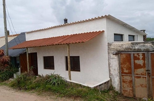 Aguas Dulces House | Rosa blanca