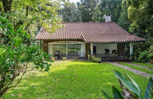 Vila Suica House | Rosa Casa Vila Suiça