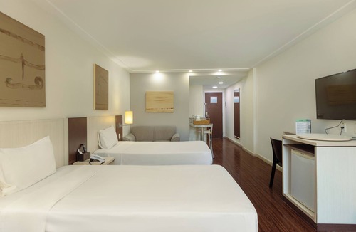 Cavaleiros Hotel | Royal Kingdom