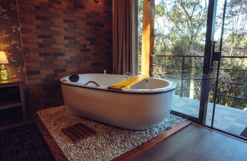 Santo Antonio do Pinhal Ski Chalet | Ruby Chalet | Nature, charm and tranquility - hot tub/fireplace | nature view