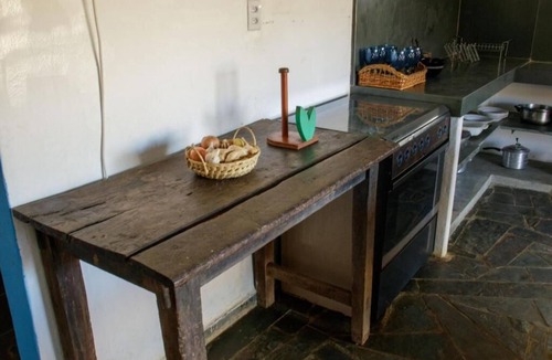 Curvelo Cottage | Rustic Farm with Pool Near Curvelo