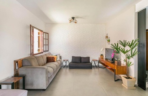 Ibiuna House | Sítio com Piscina Aquecida | 4 Suites 60KM de SP