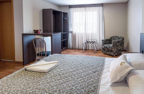 Telemaco Borba Hotel | Scenic Telêmaco Borba Stay with Rooftop Terrace & Garden