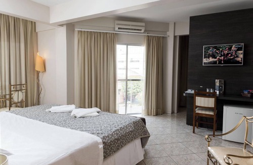 Telemaco Borba Hotel | Scenic Telêmaco Borba Stay with Rooftop Terrace & Garden