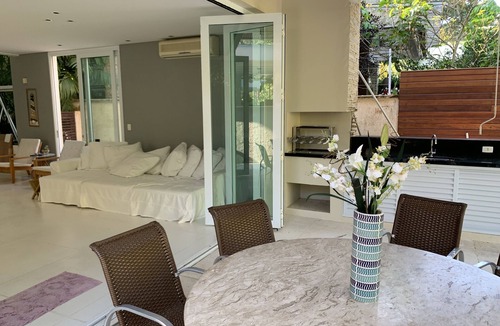 Praia do Toque-Toque Pequeno House | Sea Front Condominium House - 5 Suites with Air - High Standard