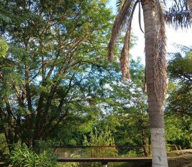 Pueblo Andino House | Sencilla, frente al río
