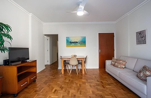 Santos Apartment | SHB - Gonzaga Beach Vibes: Feet in the Sand