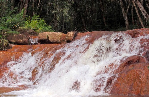 Embu-Guacu House | Site with waterfall, 6 suites, swimming pool, ballroom