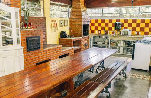 Guararema House | Sitio só Alegria com roupas de cama e banho