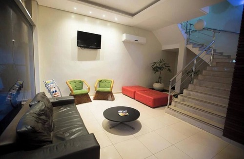 Altamira Hotel | Sleek Balcony Room | Free Parking | Explore Scenic Xingu Hiking Trails 1 mi Away