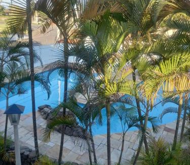Indaia House | Sobrado Estiloso com Piscina à 300 m da Praia