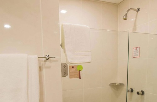 Civic Center Hotel | Solo Traveler’s Hideaway Offering Style, Fun, Ease & Business-Ready Comfort