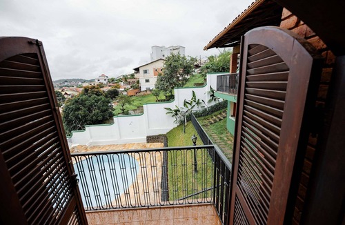 Sao Lourenco House | Spacious Colonial House with Pool and Incredible View