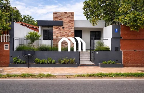 Asuncion House | Spacious Modern House with BBQ Area in Asunción