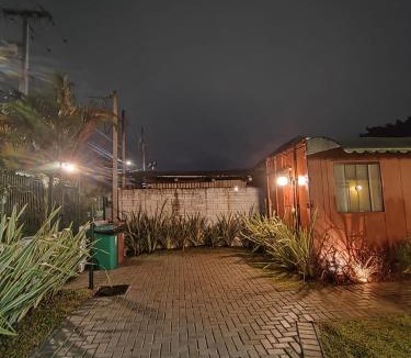 Ahu Apartment | Studio 2 com Estacionamento Ar Condicionado Quente e Frio perto de tudo